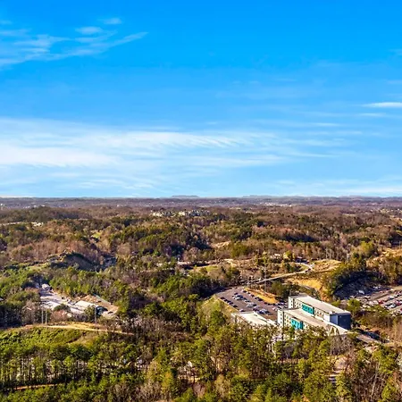 Pinecrest Townhomes-1King-2Queen Unit-Updated